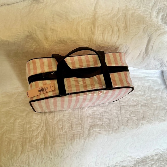 Victoria’s Secret toiletry bag -NWT - Picture 12 of 16